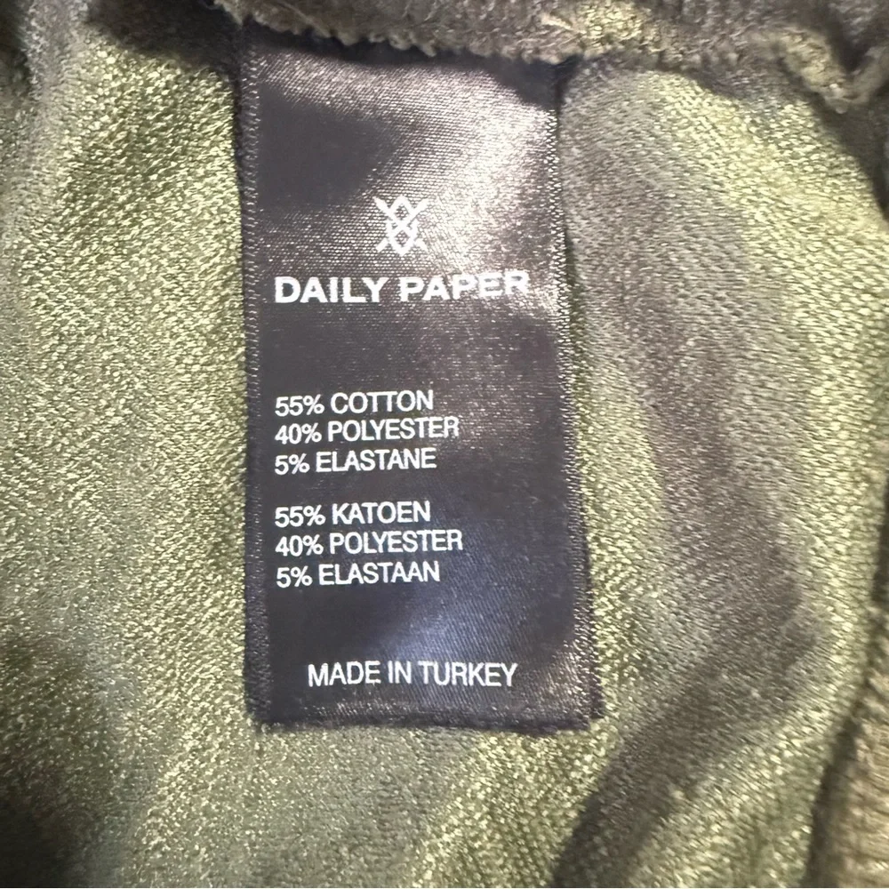 Daily Paper excellent used